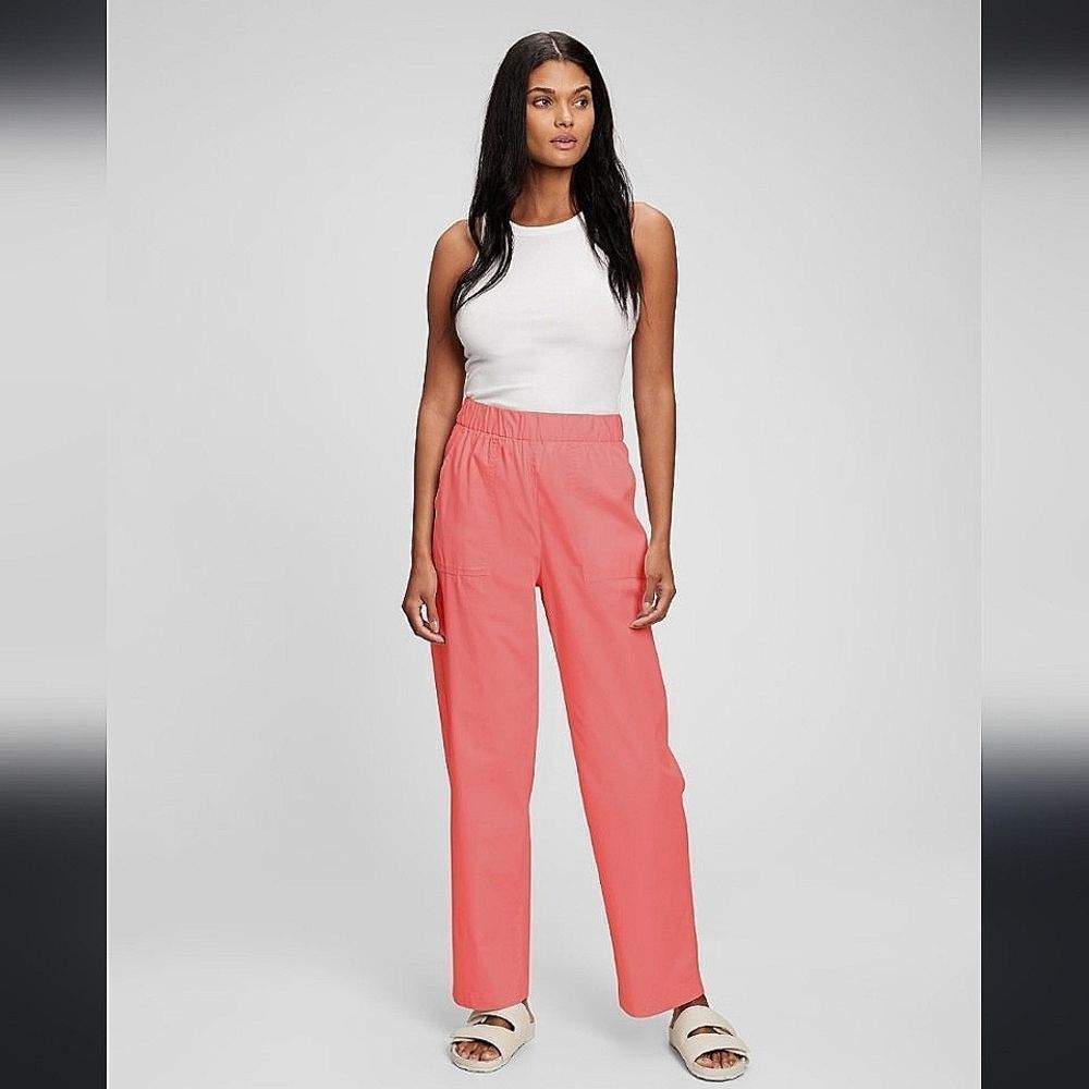 Gap off duty khakis